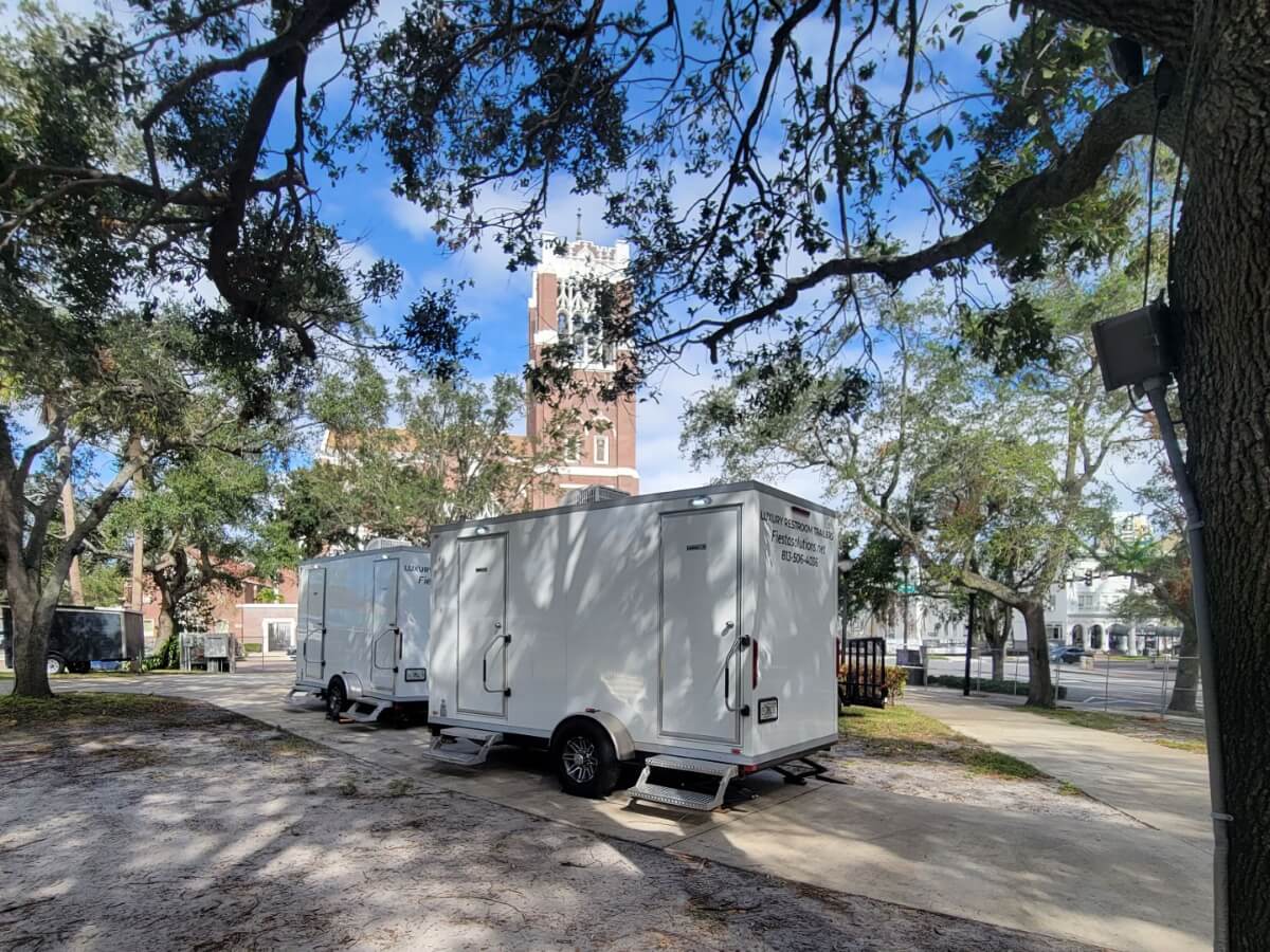 restroom trailer rental in Tampa