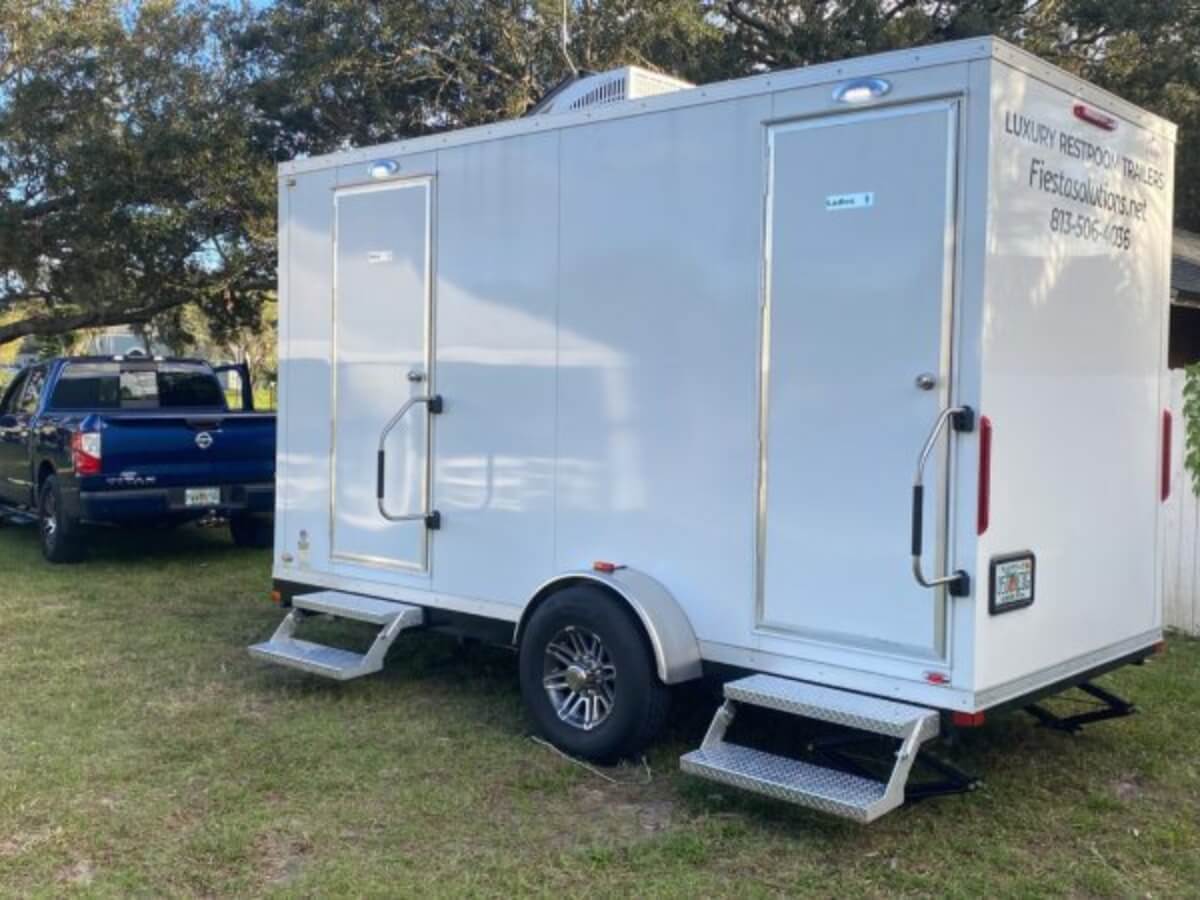 restroom trailer rental in Tampa